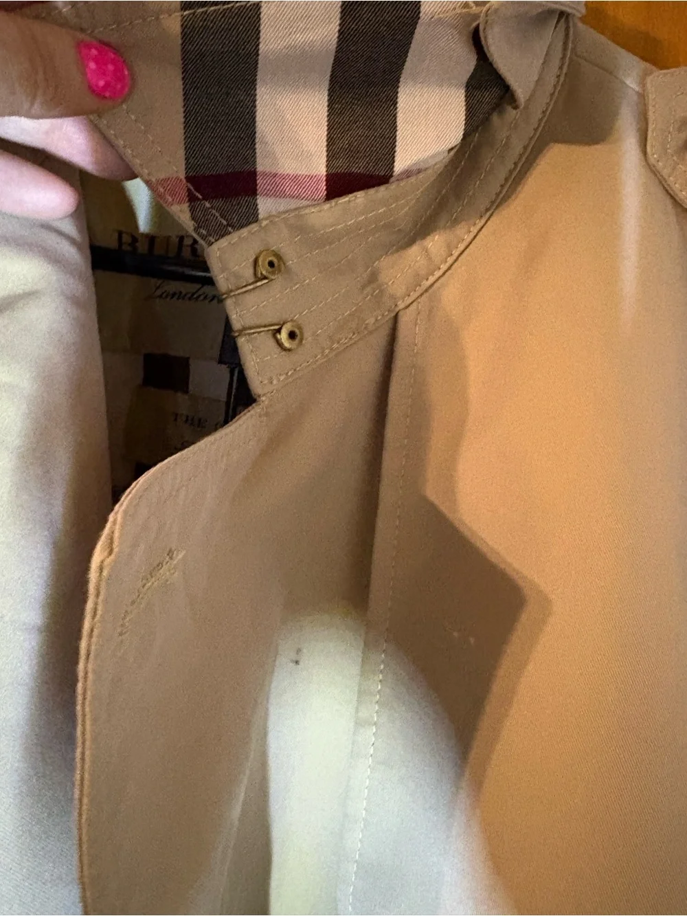 Burberry Beige Trench Coat with Vintage Check Lining - Picture 13 of 13